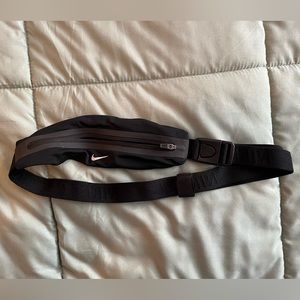 Nike Slim Running Fanny Pack